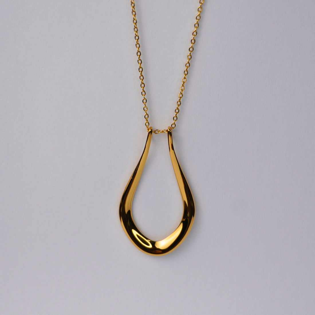 Why a Ring Holder Necklace for Surgeons Is the Ultimate Ward Accessory