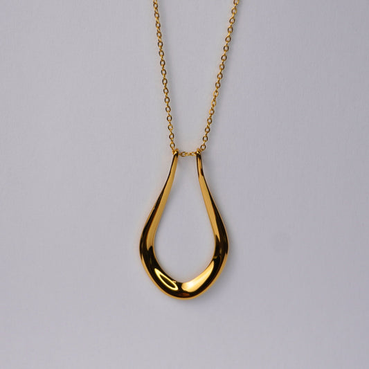Safeguarding Your Jewellery: Why a Ring Holder Necklace is Essential for Active Lifestyles